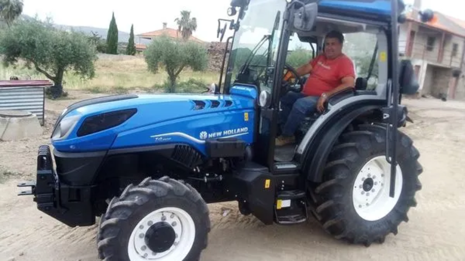 EntregaTratorNewHolland
