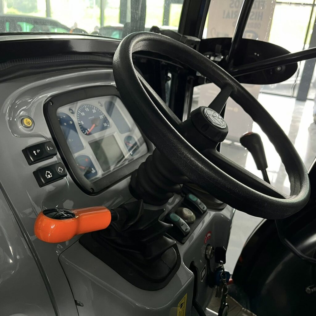 new holland t3.70f com cabine torincab (8)