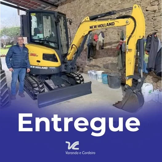 mini giratória new holland e35d